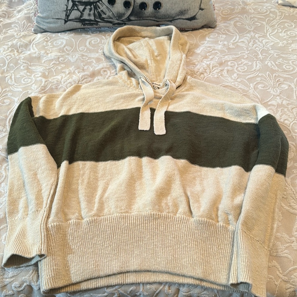 Women’s extra extra small Madewell hooded sweater.